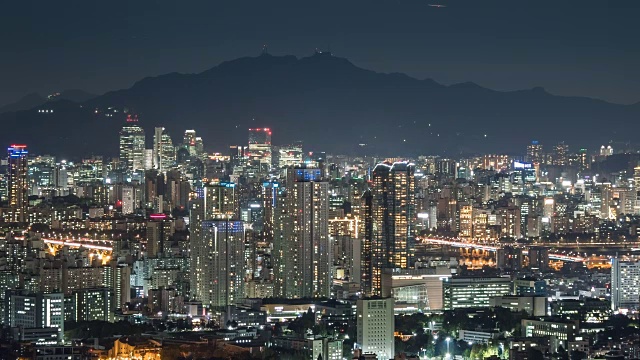 Jayang-dong和南山(著名旅游目的地)夜景视频素材