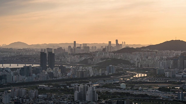 东埠高速公路日落，正南川溪及周边城市景观视频素材