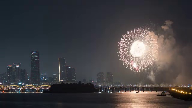 首尔国际烟花节的夜景视频素材