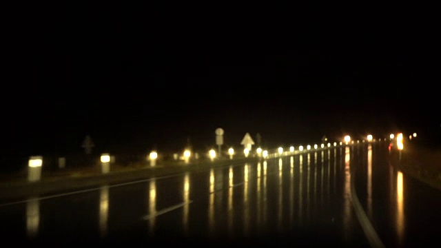 雨夜高速公路视频素材