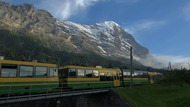 Berner Oberland铁路和Eiger, Grindelwald, berese阿尔卑斯山，瑞士，欧洲视频素材