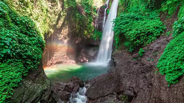 巴厘岛最独特的瀑布——阿岭瀑布视频素材