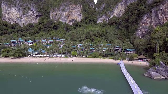 无人机拍摄的泰国甲米的白普隆海滩视频素材