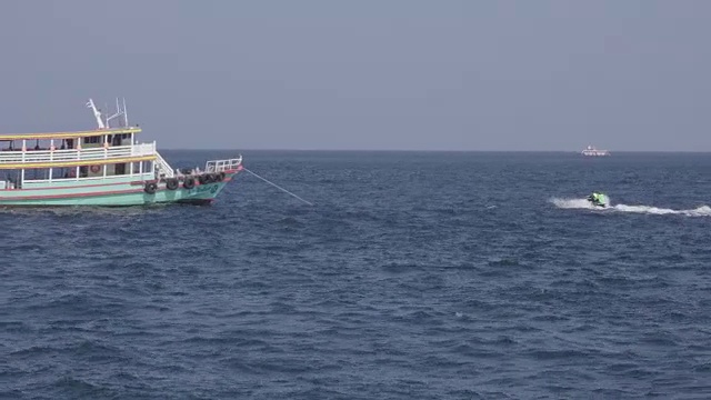 船上的波浪视频素材