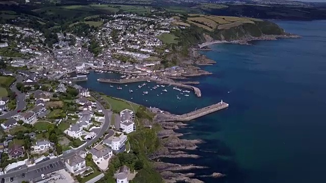 康沃尔，Mevagissey -航拍画面视频素材