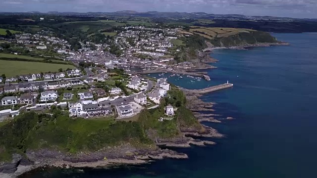 康沃尔，Mevagissey -航拍画面视频素材