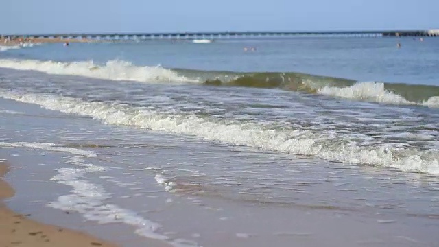 海岸和桥梁视频素材