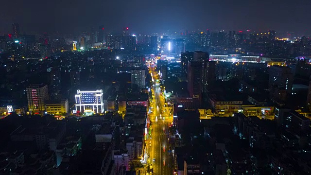 中国夜景时间照亮武汉城市景观交通街道航拍全景，4k时间流逝视频素材