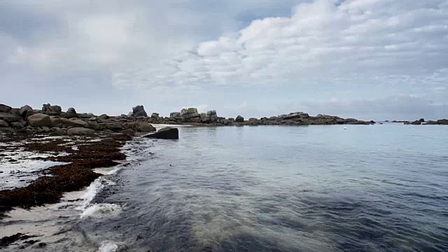 在北布列塔尼海岸的克卢安，菲尼斯特尔视频素材