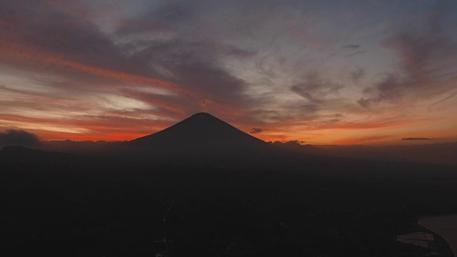 印度尼西亚巴厘岛火山活跃火山视频素材