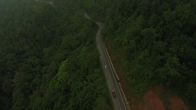 无人机:空中公路之旅视频素材