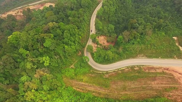 无人机:空中公路之旅视频素材