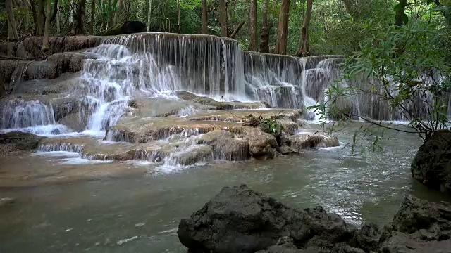 泰国北碧府怀美卡明瀑布视频素材