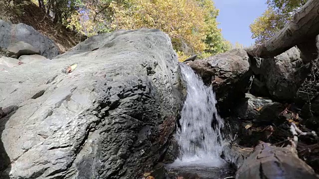 天然小瀑布视频素材