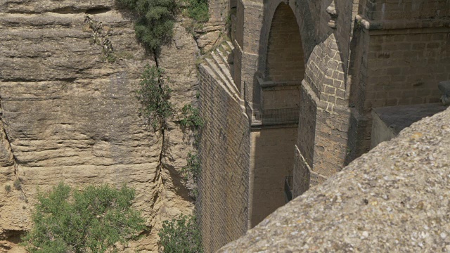 Puente Nuevo和El Tajo峡谷从南隆达，隆达，安达卢西亚，西班牙，欧洲视频素材