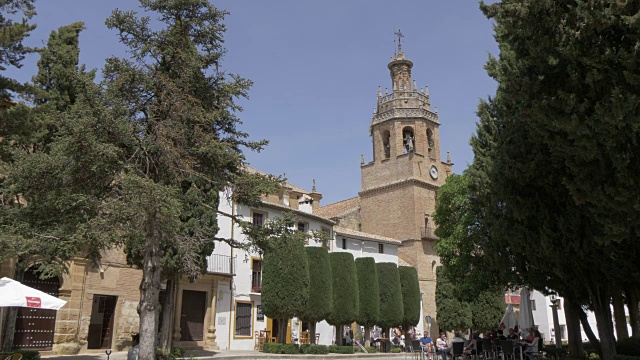 Parroquia Santa Maria la Mayor in Plaza Duquesa de Parcent，隆达，安达卢西亚，西班牙，欧洲视频素材