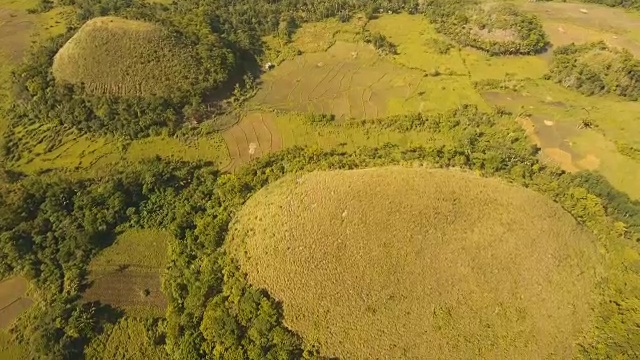 巧克力山在保和，菲律宾，鸟瞰图视频素材