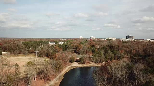 北卡罗来纳州夏洛特市的一条河视频素材