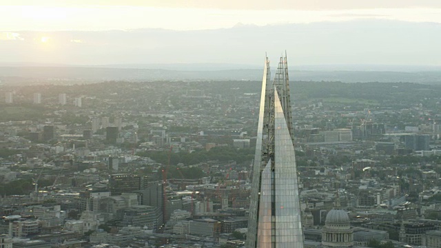 英国伦敦碎片大厦的空中日落视频素材