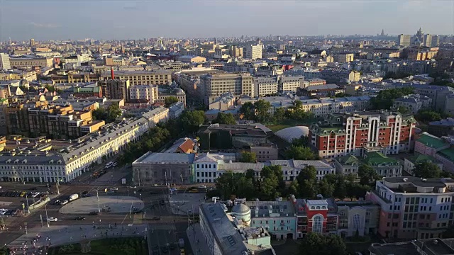 俄罗斯阳光明媚的一天莫斯科城市景观空中全景4k视频素材