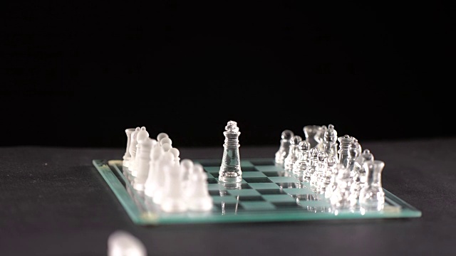 玻璃棋盘将军视频素材