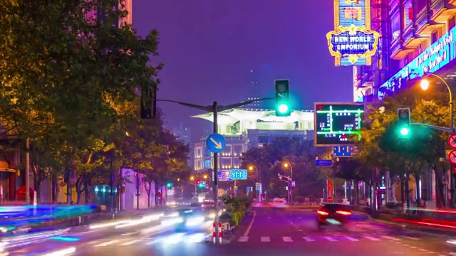 夜间照明上海城市交通道路街景4k时间间隔中国视频素材