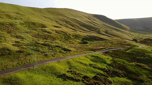 日落时的乡村景色，峰区国家公园，德比郡，英国，欧洲视频素材