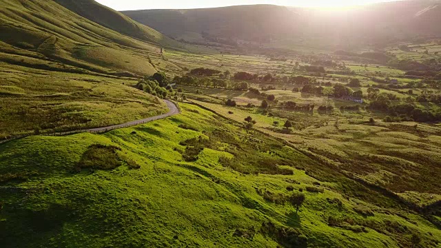 日落时的乡村景色，峰区国家公园，德比郡，英国，欧洲视频素材