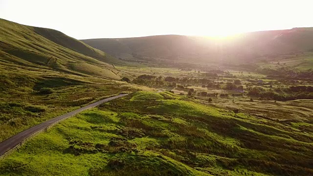 日落时的乡村景色，峰区国家公园，德比郡，英国，欧洲视频素材