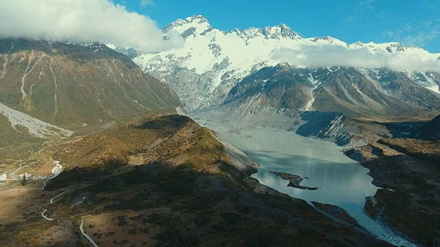 新西兰山峰的鸟瞰图视频素材