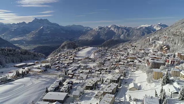 莱辛旋转旅行-空中4K -幻影4 PRO视频素材