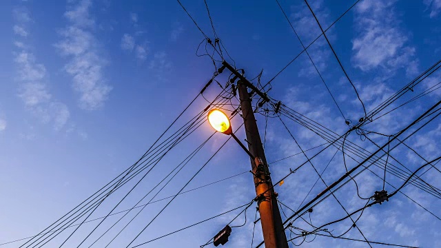 从黄昏到夜空中夜晚的时间推移观视频素材