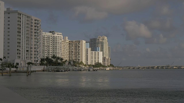 麦克阿瑟堤道从南海滩，迈阿密海滩，南海滩，迈阿密，佛罗里达，美国，北美视频素材