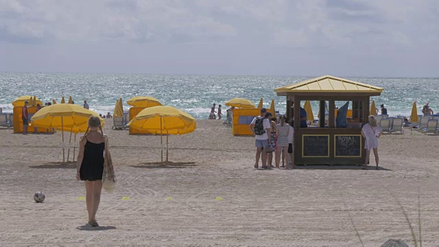 海滩酒吧和太阳在迈阿密海滩，南海滩，迈阿密，佛罗里达，美国，北美视频素材