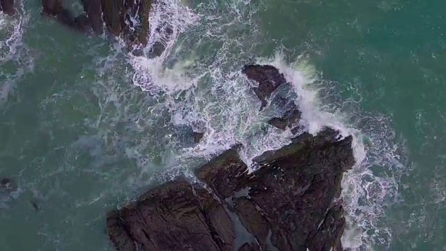 海浪鸟瞰图视频素材