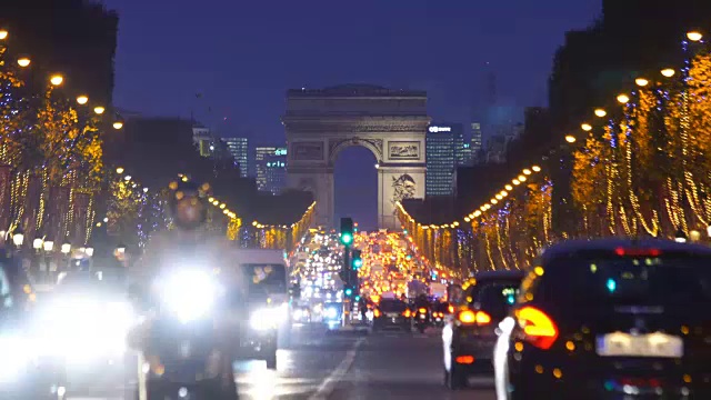 夜间照明建筑物的低角度视图视频素材