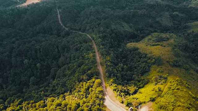 无人机:空中公路之旅视频素材