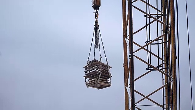 新建筑。建造一座新建筑视频素材