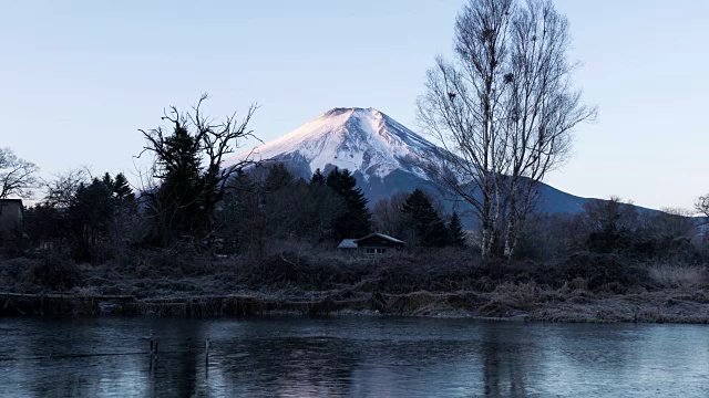 富士山由粉色变成白色视频素材