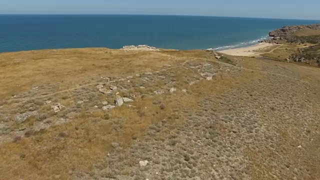 AERIAL:海岛丘陵地形景观视频素材