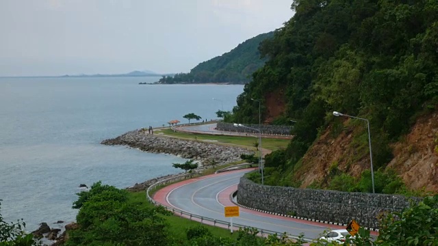 摄影车拍摄，雨后景区能法崖山景区视频素材