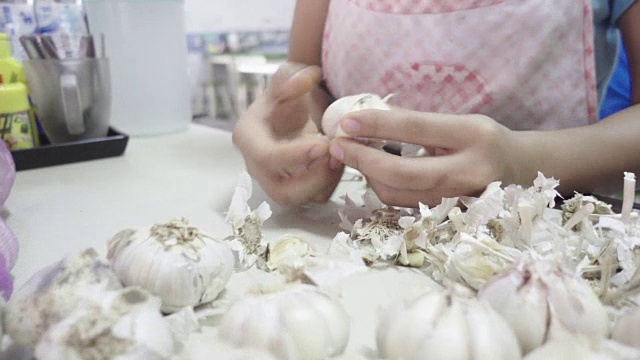 大蒜是蔬菜的生鲜原料视频素材