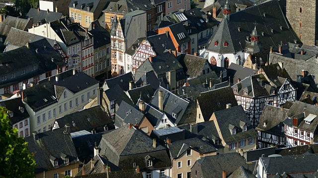 葡萄酒村，Bernkastel-Kues，摩泽尔谷，莱茵兰-普法尔茨，德国，欧洲视频素材