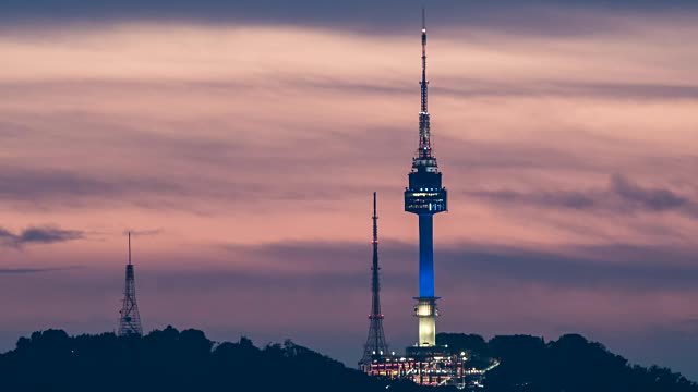 南山汉城塔夜景(汉城著名旅游景点、地标)视频素材