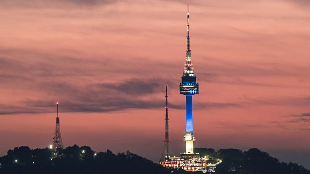 南山汉城塔夜景(汉城著名旅游景点、地标)视频素材