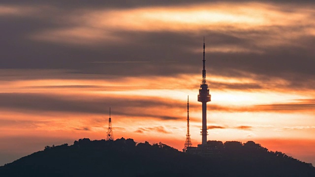 南山汉城塔日落至夜景(汉城著名旅游景点和地标)视频素材