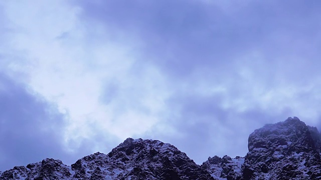 雪峰与云山视频素材