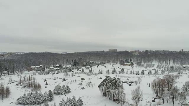 一场大雪后的费凡尼亚公园鸟瞰图视频素材