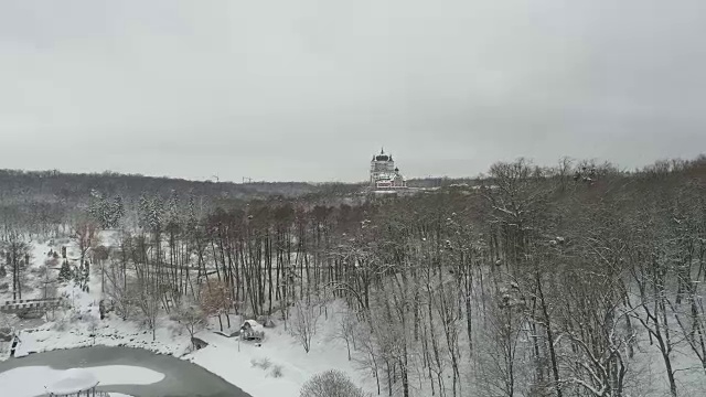 一场大雪后的费凡尼亚公园鸟瞰图视频素材