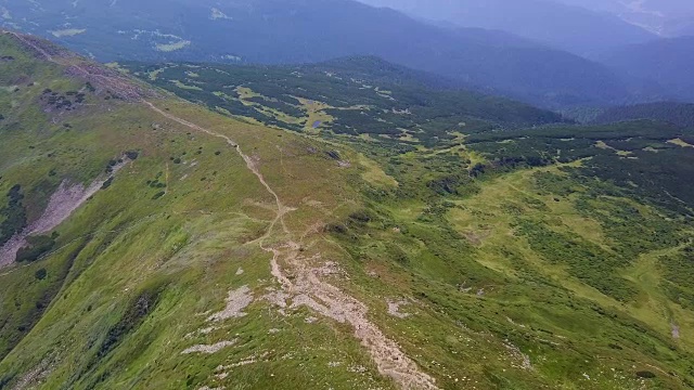 霍维拉山是乌克兰最高的山，也是喀尔巴阡山脉的一部分。视频素材